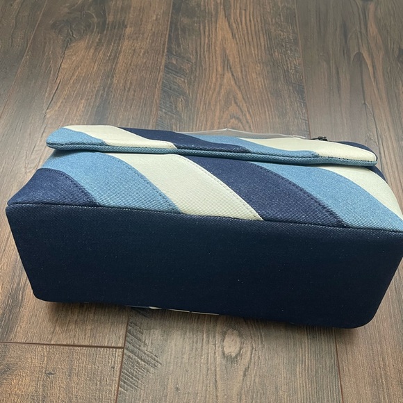 Akira Handbag - Picture 3 of 10